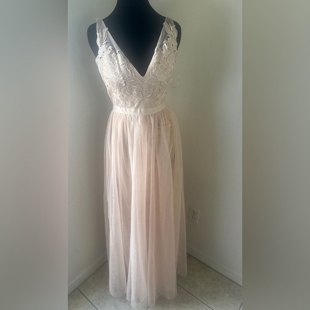 Elegant Lace Evening Gown in Beige Women’s V -Neck Chiffon Tulle Long Dress Prom